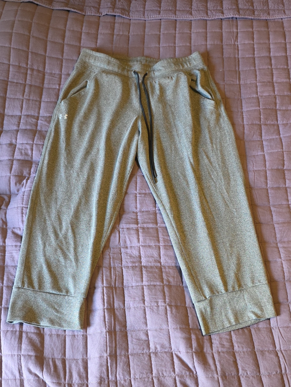 Under Armour Heat Gear Womans Light Gray Capri Joggers with Drawstring